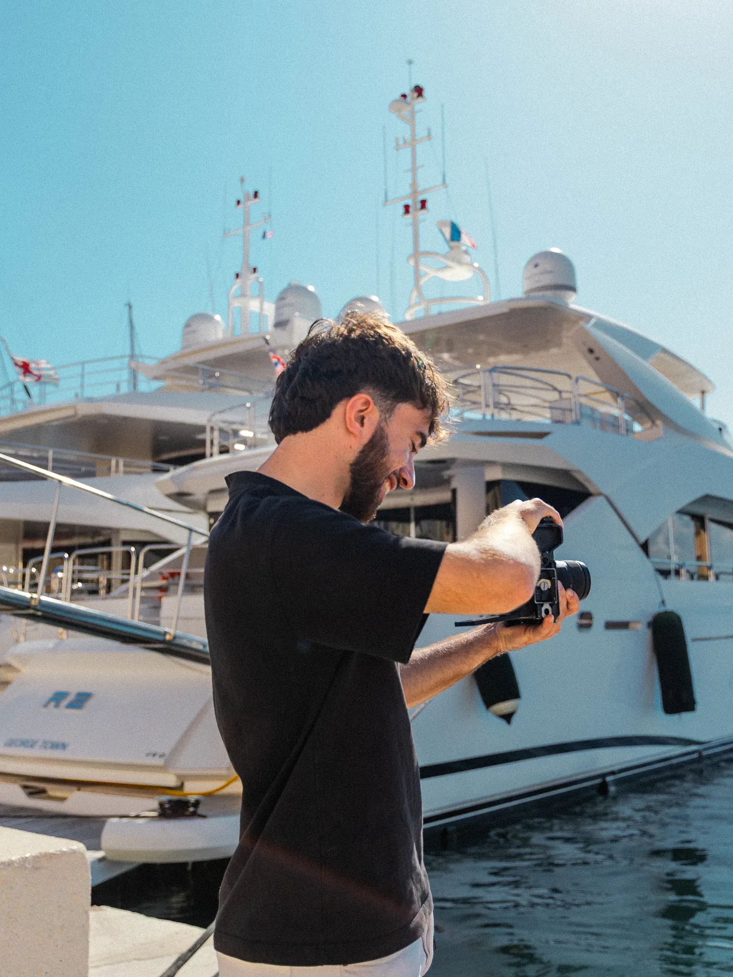 Hugo Bransard, photographe, vidéaste et fondateur du studio Hugz Visuals à Toulon